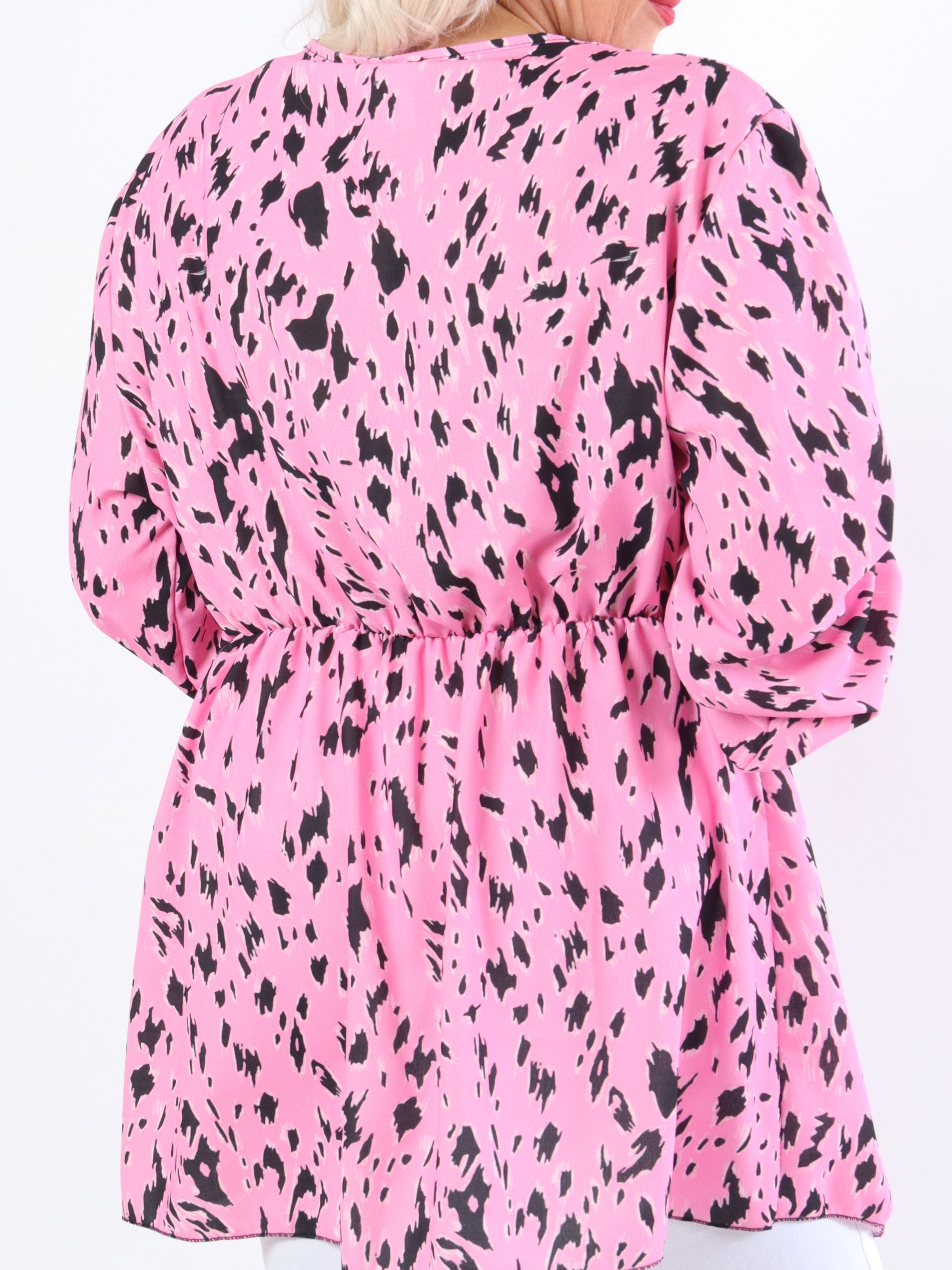 Yda - Mønstret plus size bluse med elastik i taljen